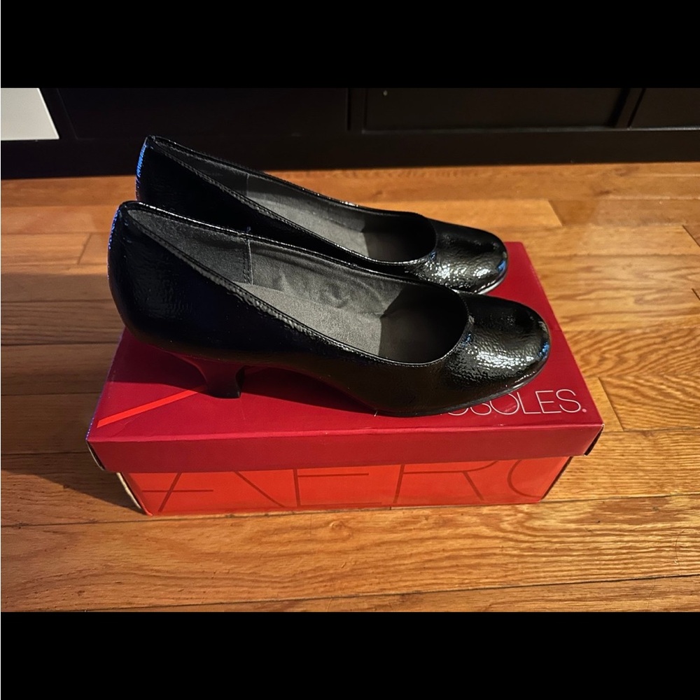 AEROSOLES Black Heels Versatile and Sleek
